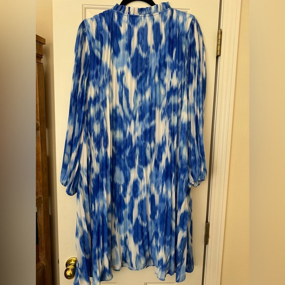 Halogen pleated shift dress - Picture 2 of 3